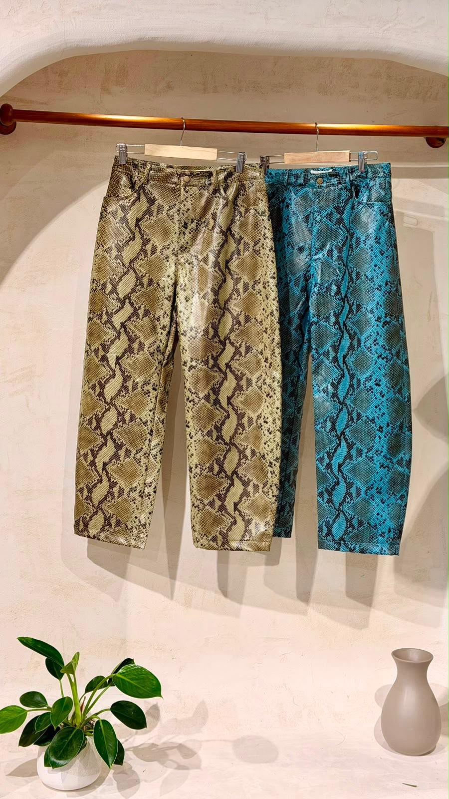 Venom Barrel Pants